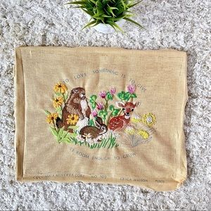 ❌ SOLD❌ Love Something VTG Animal Flowers Crewel
